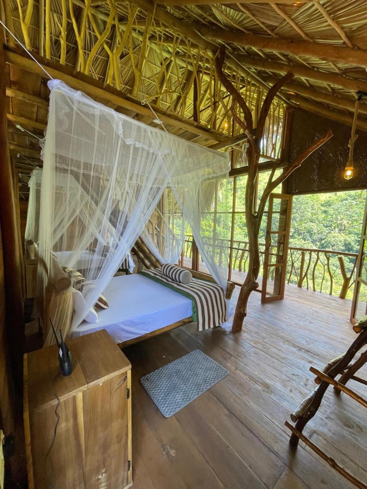 Wood Palace Ella Extérieur photo