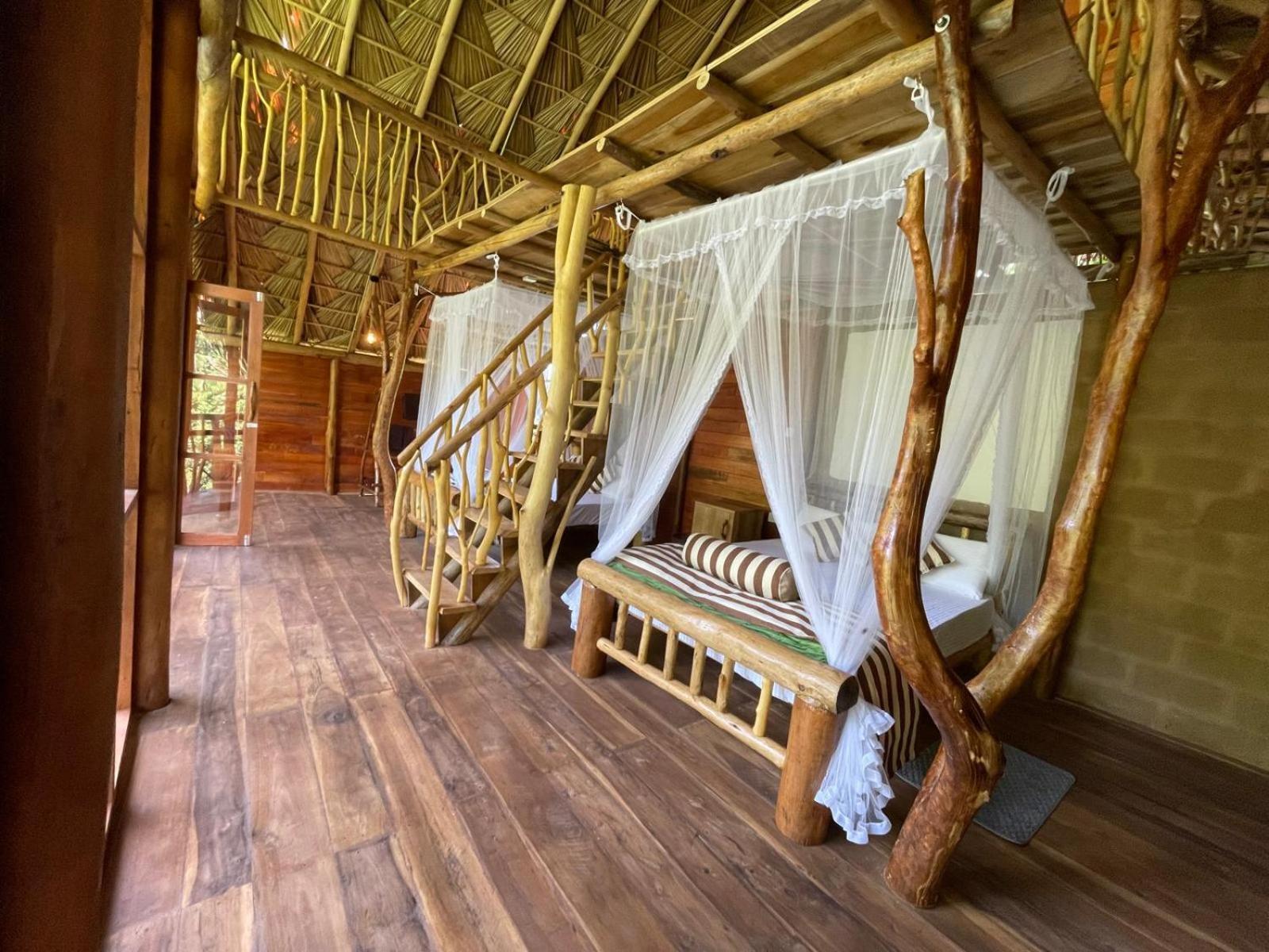 Wood Palace Ella Extérieur photo