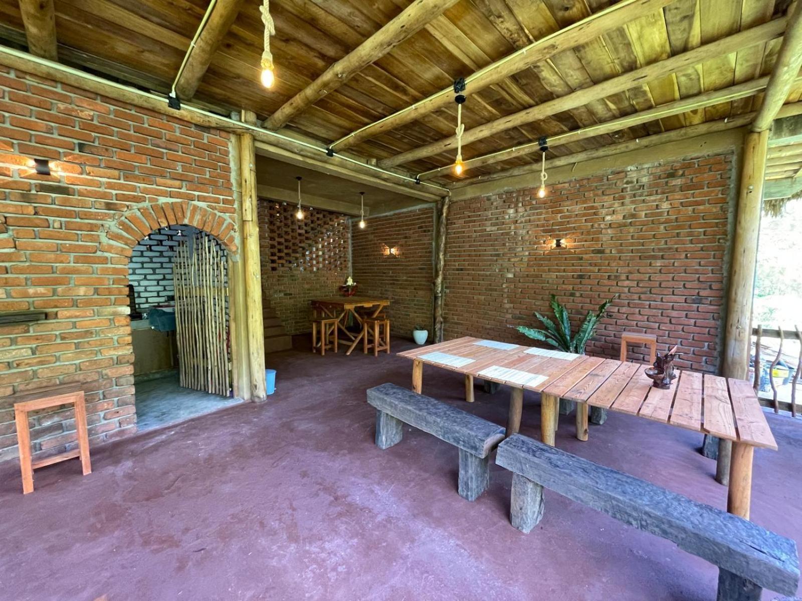 Wood Palace Ella Extérieur photo