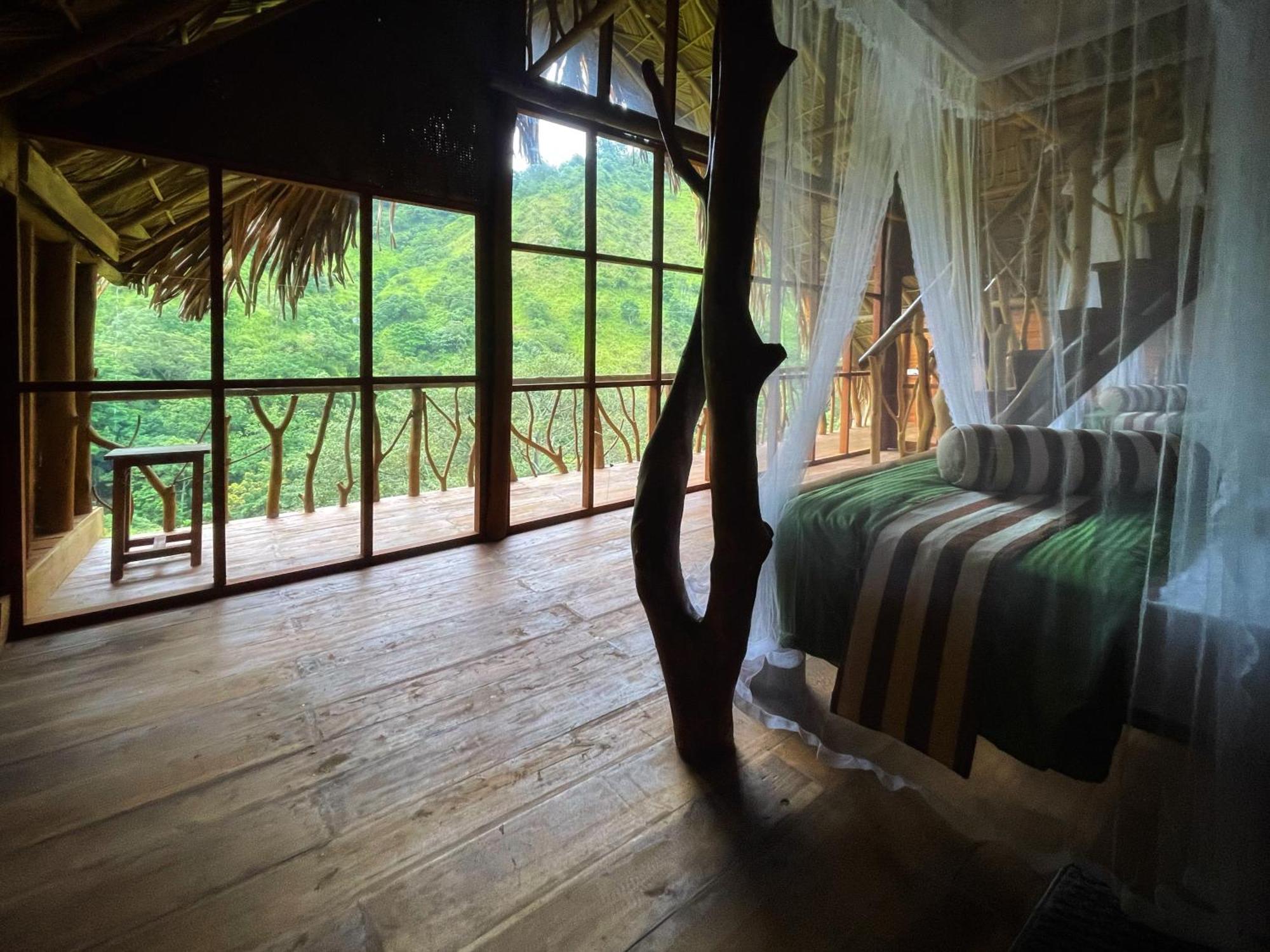 Wood Palace Ella Extérieur photo