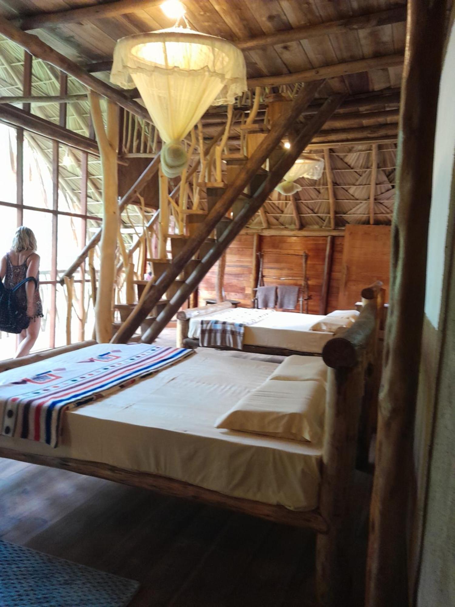 Wood Palace Ella Extérieur photo